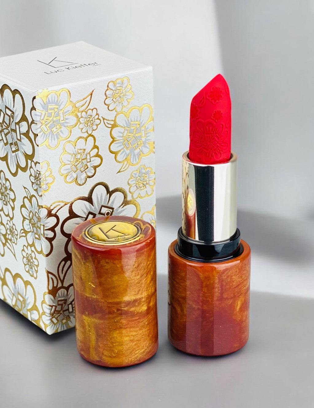 Le Klassic Refillable Lipstick - Case & Shade